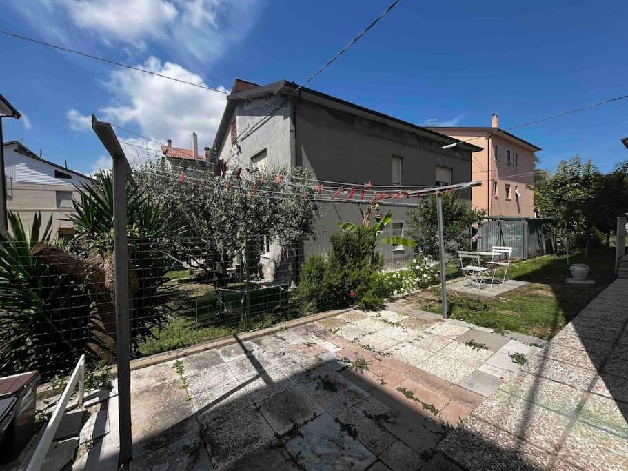 Camera Wi-Fi, Corte A Pochi Passi Dal Mare Sirolo Bagian luar foto